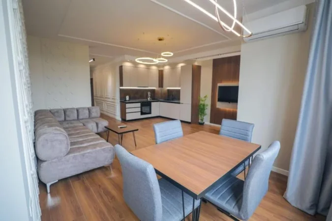 Tirane, shitet apartament 2+1+Ballkon Kati 7, 106 m² 320.000 € (Ish Ekspozita)