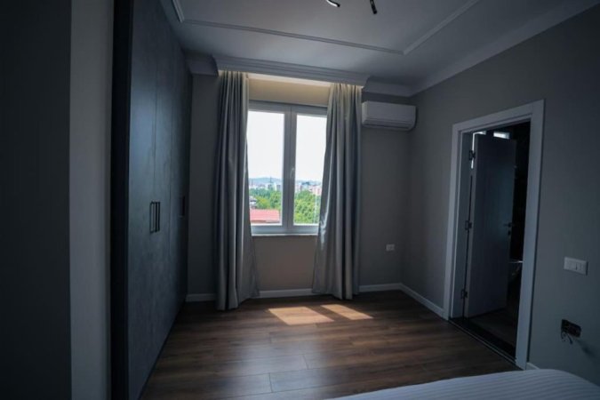 Tirane, shitet apartament 2+1+Ballkon Kati 7, 106 m² 320.000 € (Ish Ekspozita)