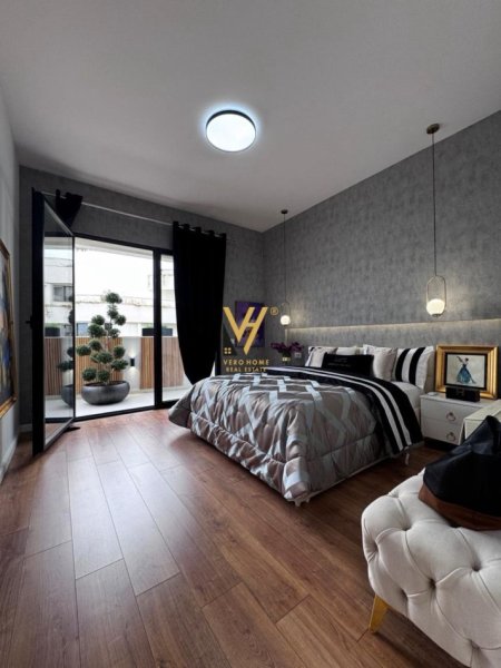 Tirane, shitet apartament 1+1+Ballkon Kati 8, 74 m² (VASIL SHANTO)