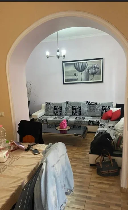 Tirane, jepet me qera apartament 1+1+Ballkon Kati 5, 65 m² 600 € 