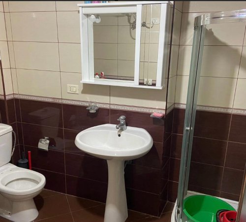 Tirane, jepet me qera apartament 1+1+Ballkon Kati 5, 65 m² 600 € 