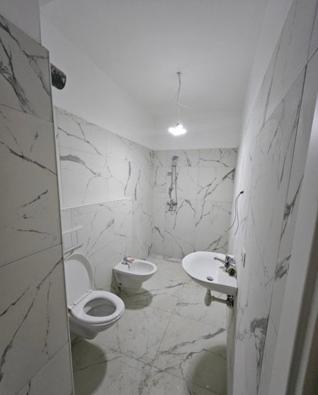 Tirane, shitet garsonier 1+1 Kati 4, 95.000 € 