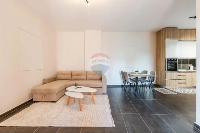 Tirane, jepet me qera apartament 1+1+Ballkon , 70 m² 1.200 € (Rruga e Kavajes)