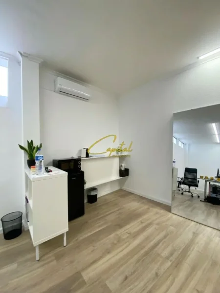 Tirane, jepet me qera ambjent biznesi Kati 2, 70 m² 700 € (MYSLYM SHYRI)