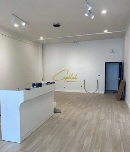 Tirane, jepet me qera ambjent biznesi Kati 2, 70 m² 700 € (MYSLYM SHYRI)