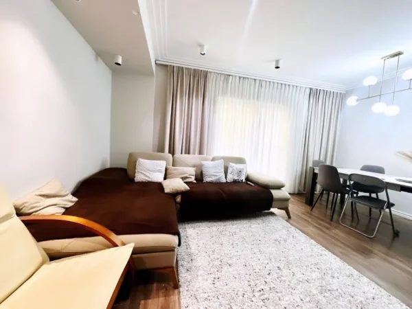 Tirane, shitet apartament 3+1 , 130 m² 230.000 € (21 DHJETORI)