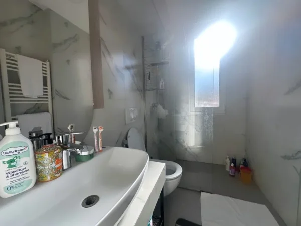 Tirane, shitet apartament 3+1 , 130 m² 230.000 € (21 DHJETORI)