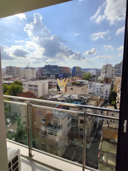 Tirane, jepet me qera zyre Kati 6, 75 m² 580 € (MINE PEZA)