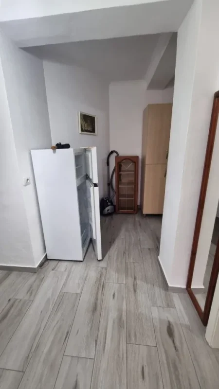Tirane, jepet me qera apartament 1+1 Kati 5, 70 m² 550 € (Viva Market Don Bosko)