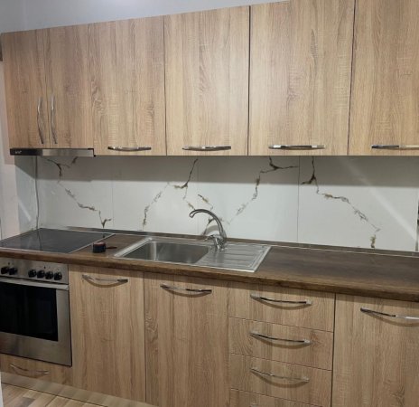 Tirane, jepet me qera apartament 1+1+Ballkon Kati 2, 60 m² 500 € (Perballe Harry Fultz)