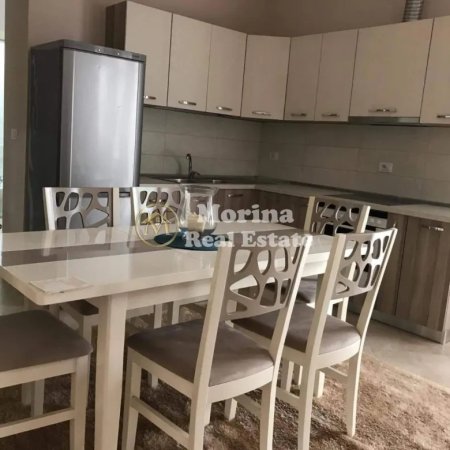 Tirane, jepet me qera apartament 1+1+Ballkon Kati 1, 55 m² 370 € (Fresku)