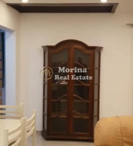Tirane, jepet me qera apartament 1+1 Kati 3, 70 m² 350 € (Venue Club)