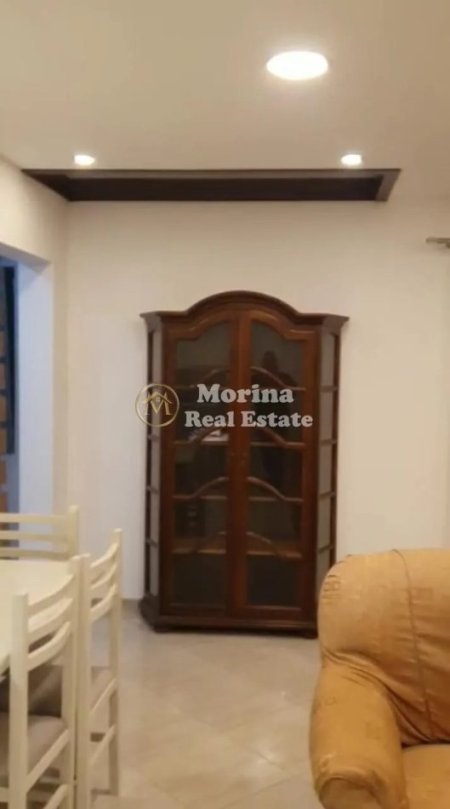 Tirane, jepet me qera apartament 1+1 Kati 3, 70 m² 350 € (Venue Club)