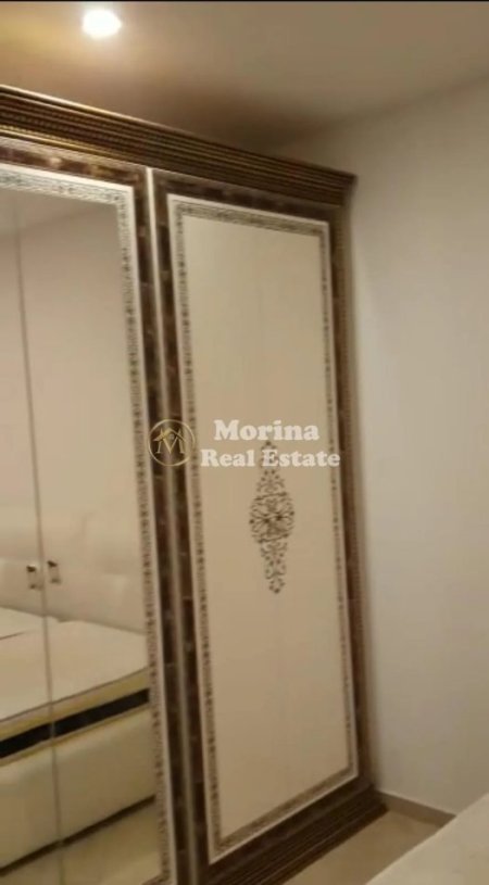 Tirane, jepet me qera apartament 1+1 Kati 3, 70 m² 350 € (Venue Club)
