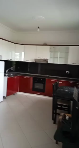 Tirane, jepet me qera apartament 2+1 Kati 2, 80 m² 400 € (laprake)