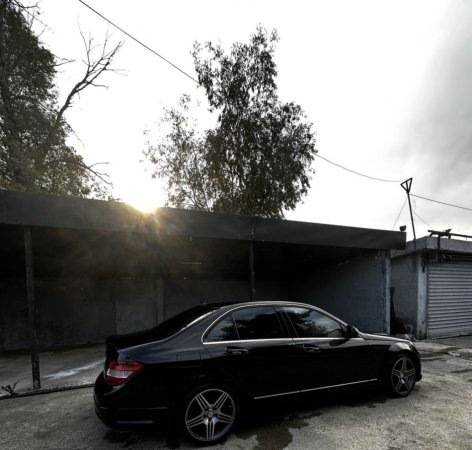 Tirane, shes makine C300 FULL (jo 4Matic) B/G Benzin+Gaz, e zeze automatik Klima 240.000 km 8.700 €