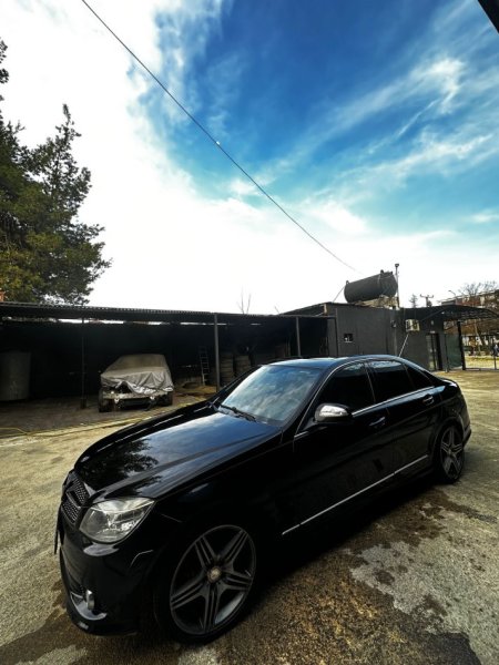 Tirane, shes makine C300 FULL (jo 4Matic) B/G Benzin+Gaz, e zeze automatik Klima 240.000 km 8.700 €