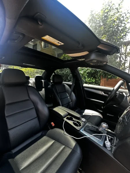 Tirane, shes makine C300 FULL (jo 4Matic) B/G Benzin+Gaz, e zeze automatik Klima 240.000 km 8.700 €