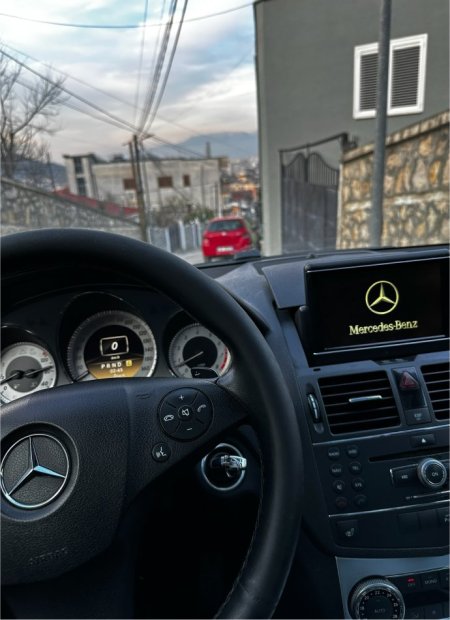 Tirane, shes makine C300 FULL (jo 4Matic) B/G Benzin+Gaz, e zeze automatik Klima 240.000 km 8.700 €
