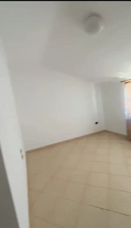 Tirane, jepet me qera apartament 2+1 Kati 3, 410 € 