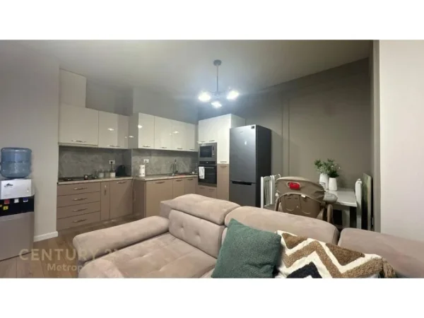 Tirane, jepet me qera apartament Kati 5, 82 m² 900 € (Rruga e Elbasanit)