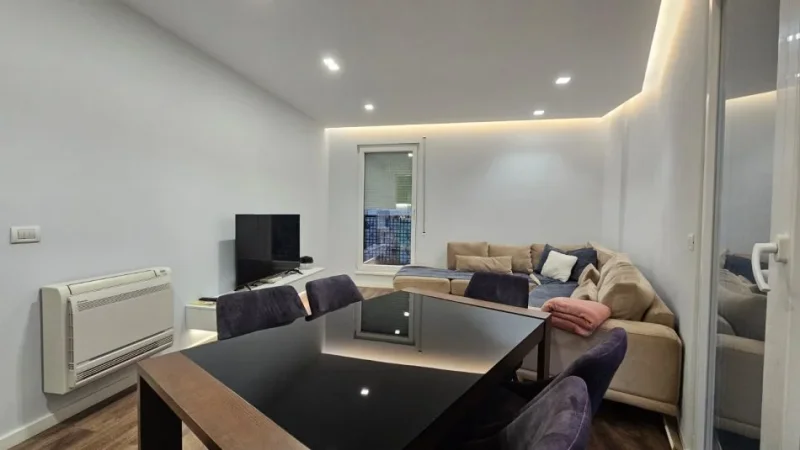 Tirane, jepet me qera apartament 2+1+Ballkon Kati 7, 120 m² 750 € (Rruga mozaket)