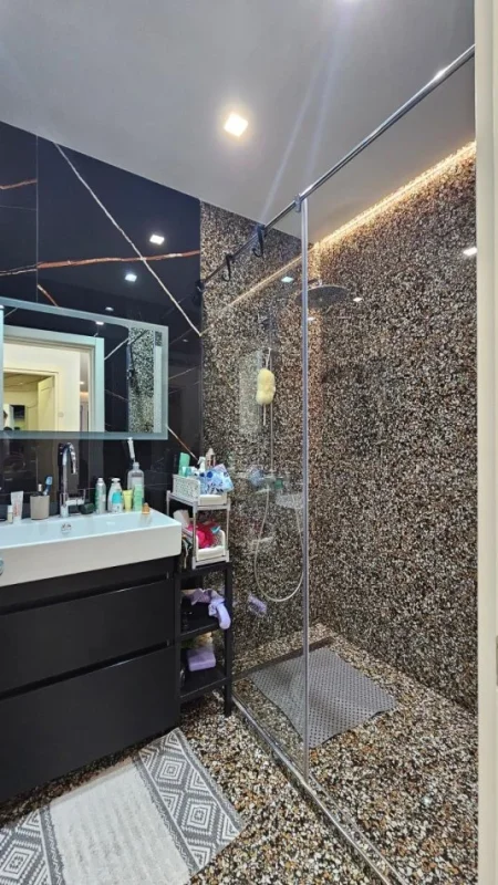 Tirane, jepet me qera apartament 2+1+Ballkon Kati 7, 120 m² 750 € (Rruga mozaket)