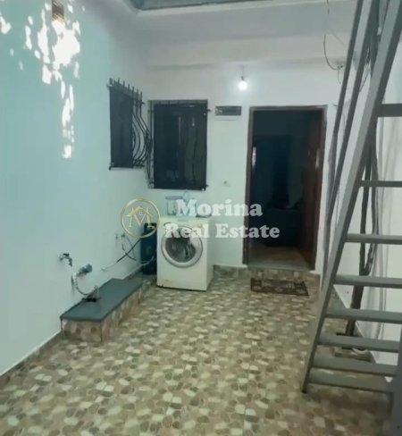 Tirane, jepet me qera shtepi 2+1 Kati 1, 100 m² 300 € (Rruga e Dibres)