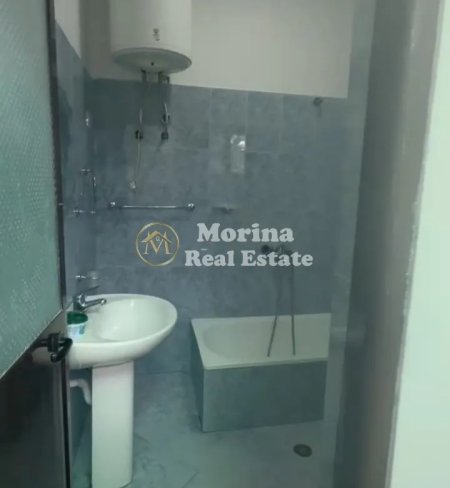 Tirane, jepet me qera shtepi 2+1 Kati 1, 100 m² 300 € (Rruga e Dibres)