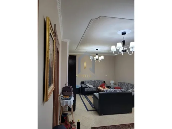 Tirane, jap me qera apartament 2+1+Ballkon Kati 4, 105 m² 700 € (Don Bosko)