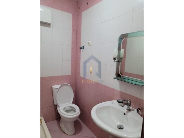 Tirane, jap me qera apartament 2+1+Ballkon Kati 4, 105 m² 700 € (Don Bosko)