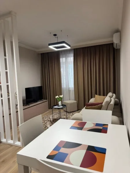 Tirane, jepet me qera apartament 1+1+Ballkon , 70 m² 850 € (Blloku)