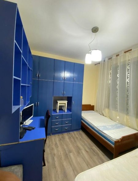 Tirane, jepet me qera apartament 2+1 Kati 2, 460 € 