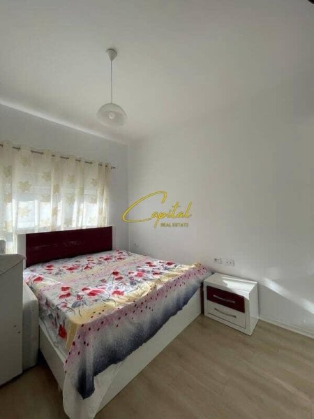Tirane, jepet me qera apartament 2+1 Kati 5, 90 m² 500 € (ALI DEMI)