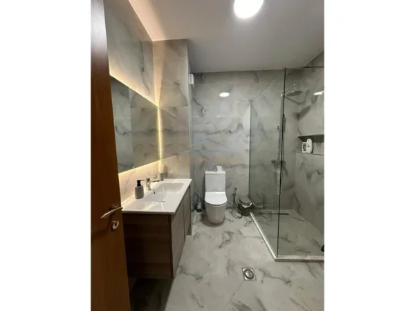 Tirane, shitet apartament 2+1+Ballkon Kati 5, 97 m² (PRANE AMBASADES AMERIKANE DHE STADIUMIT AIR ALBANIA)