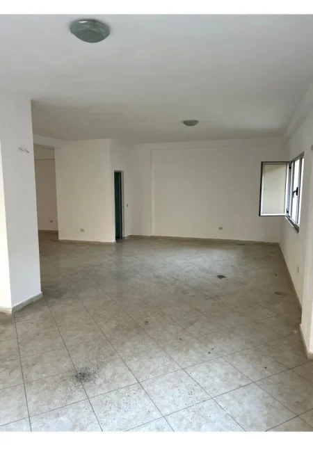 Durres, shitet ambjent biznesi , 103 m² 155.000 € (Rrota e kuqe)