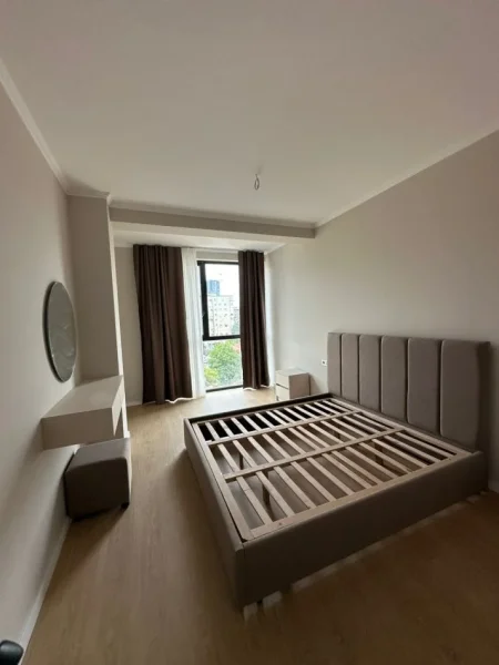 Tirane, jepet me qera apartament 1+1+Ballkon Kati 3, 65 m² 700 € (Mine Peza Residence)