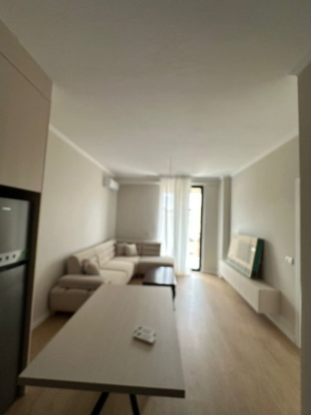 Tirane, jepet me qera apartament 1+1+Ballkon Kati 3, 65 m² 700 € (Mine Peza Residence)