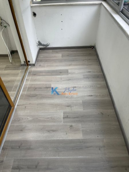 Tirane, jap me qera zyre Kati 3, 85 m² 800 € (Bllok, Rruga Sami Frasheri)