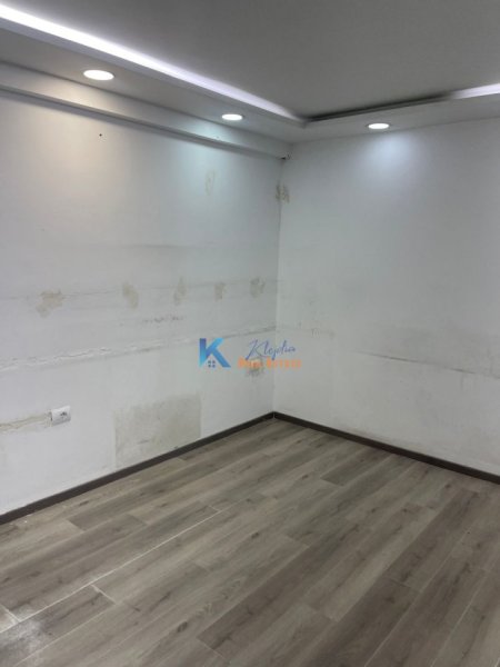 Tirane, jap me qera zyre Kati 3, 85 m² 800 € (Bllok, Rruga Sami Frasheri)
