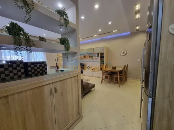 Tirane, jepet me qera apartament 2+1 , 104 m² 900 € (KOPSHTI ZOOLOGJIK)