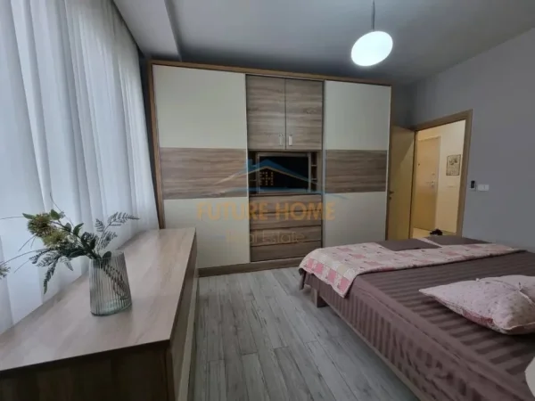 Tirane, jepet me qera apartament 2+1 , 104 m² 900 € (KOPSHTI ZOOLOGJIK)