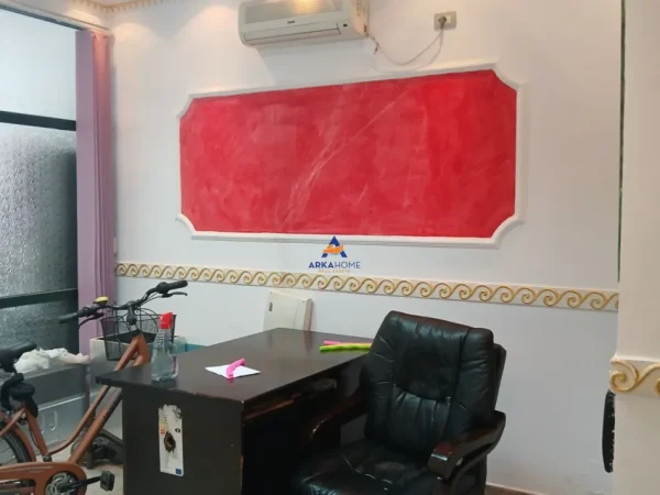 Tirane, jepet me qera zyre Kati 0, 48 m² 450 € (21 DHJETORI)