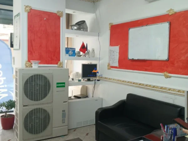 Tirane, jepet me qera zyre Kati 0, 48 m² 450 € (21 DHJETORI)