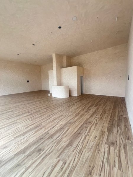 Tirane, jepet me qera ambjent biznesi Kati 0, 114 m² 1.500 € (Unaza e Re)