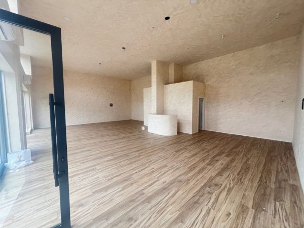 Tirane, jepet me qera ambjent biznesi Kati 0, 114 m² 1.500 € (Unaza e Re)