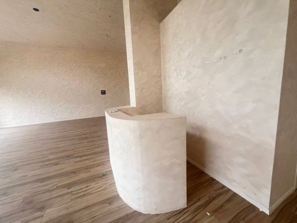 Tirane, jepet me qera ambjent biznesi Kati 0, 114 m² 1.500 € (Unaza e Re)