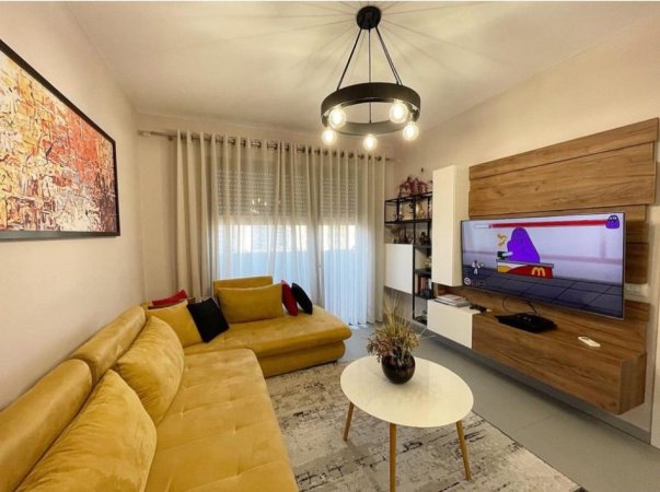 Tirane, jepet me qera apartament 1+1+Ballkon Kati 6, 75 m² 900 € (Stadiumi Dinamo)