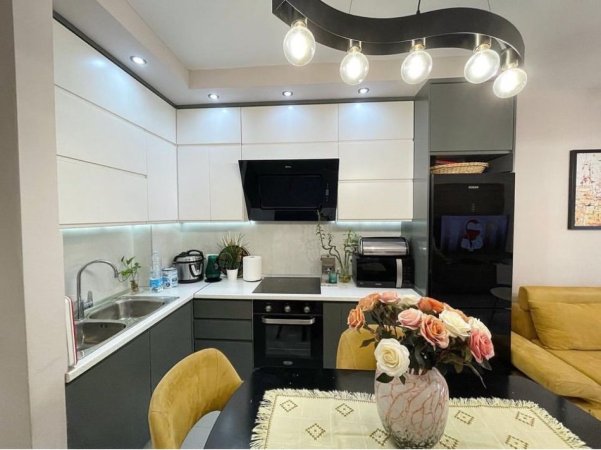 Tirane, jepet me qera apartament 1+1+Ballkon Kati 6, 75 m² 900 € (Stadiumi Dinamo)
