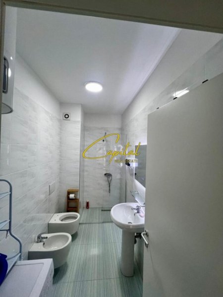 Tirane, jepet me qera apartament 2+1 Kati 2, 92 m² 650 € (BULEVARDI I RI)